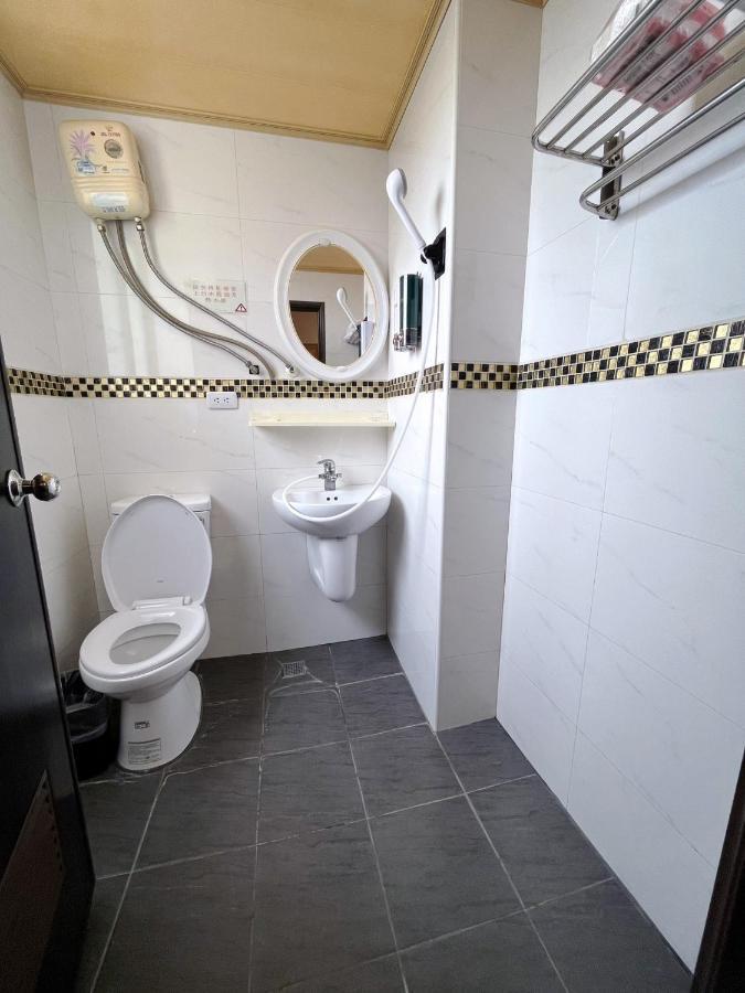 Apartament Fengchia Fun House Taizhong Zewnętrze zdjęcie
